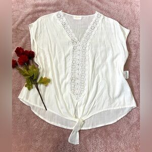 Allie Rose NWT Bohemian Lace Tie Waist Blouse - Small